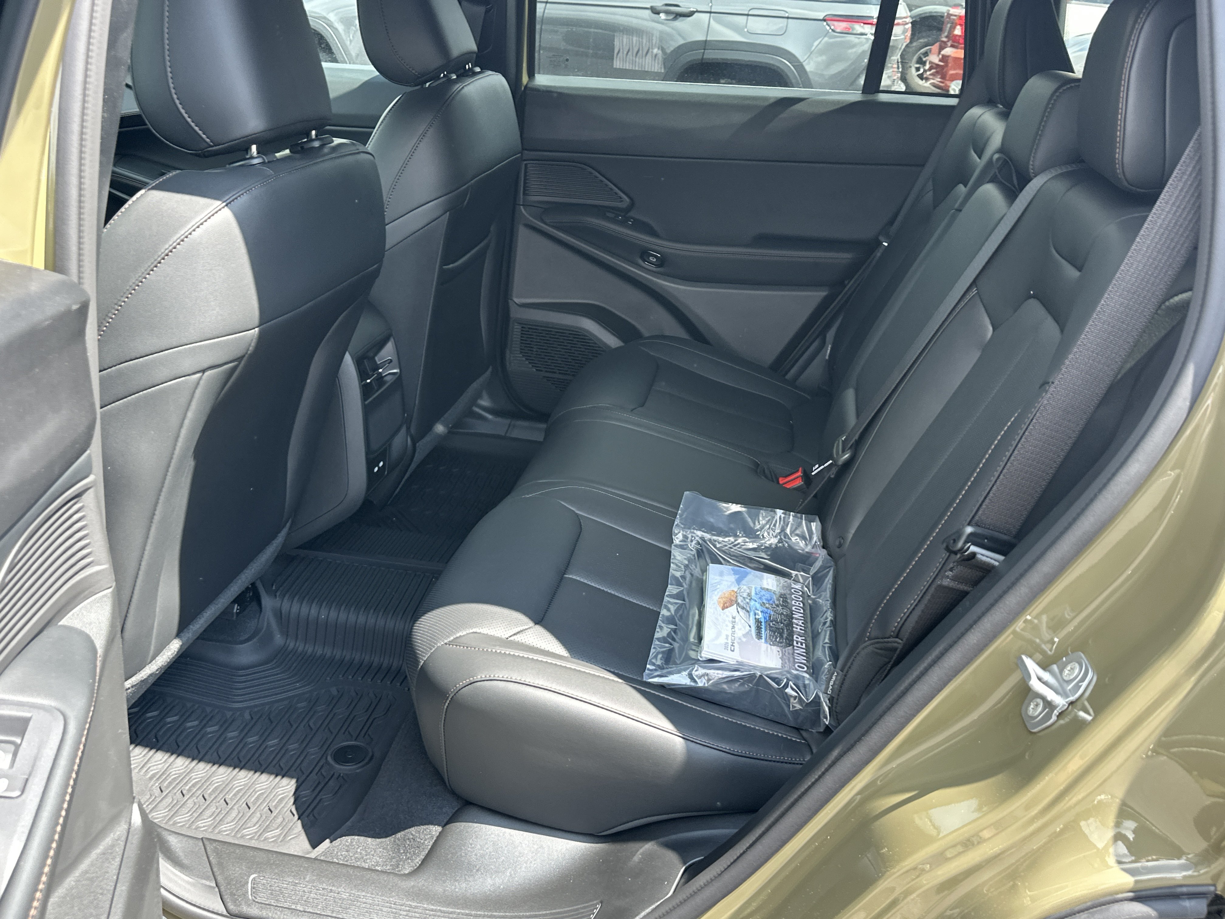 New 2026 Jeep Cherokee Limited AWD/4WD image 28