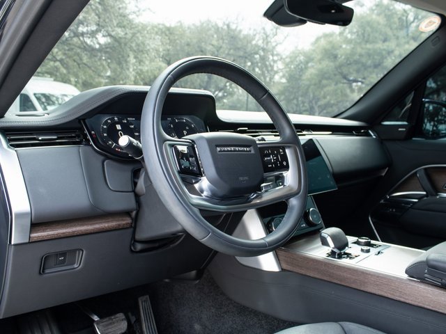 Used 2023 Land Rover Range Rover SE image 8