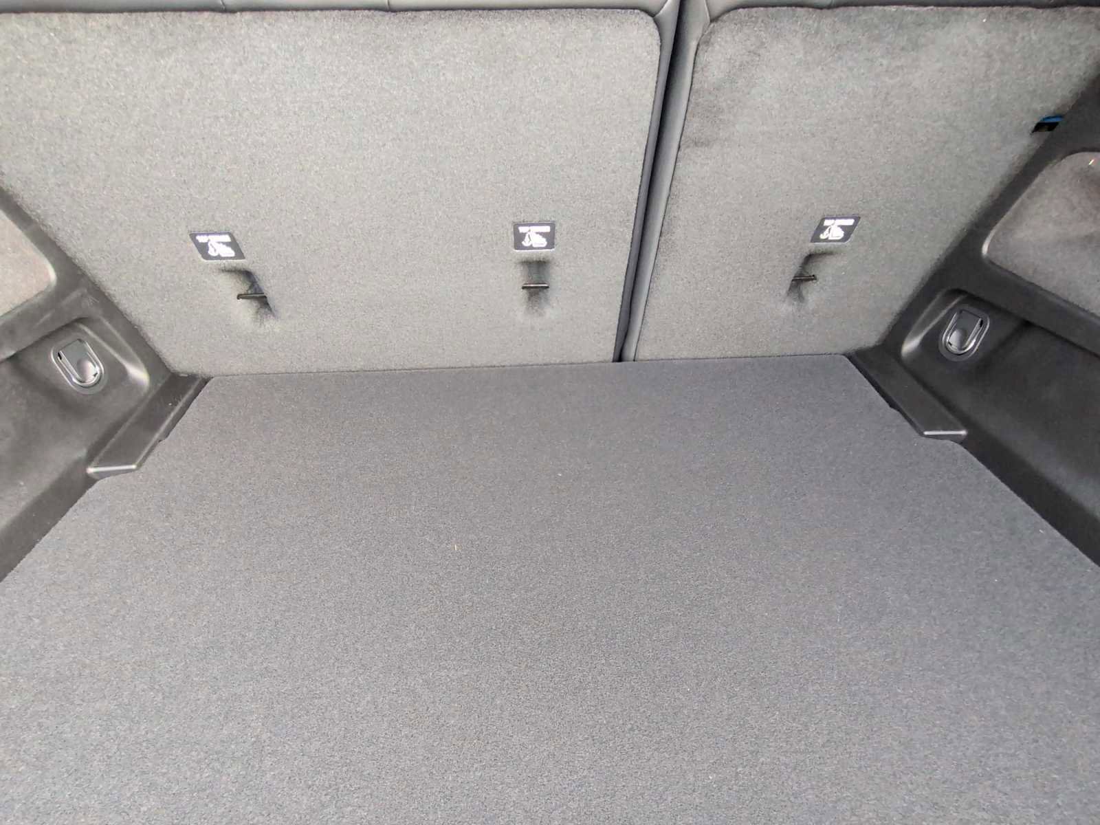 New 2025 Cadillac Optiq Luxury 1 image 26