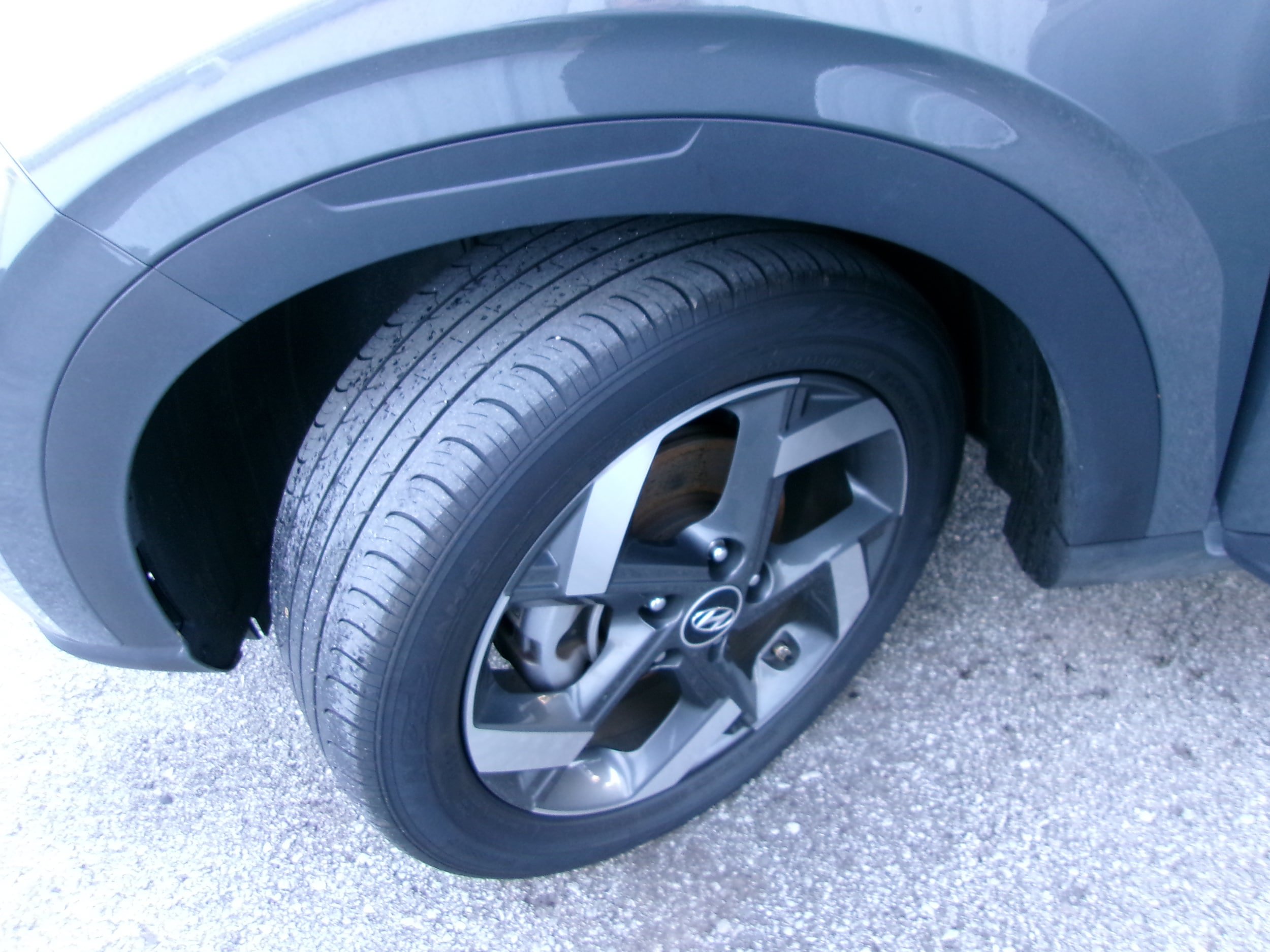 Used 2024 Hyundai Venue SEL FWD image 7