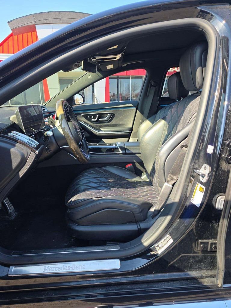 Used 2022 Mercedes-Benz S 500 S 500 image 4