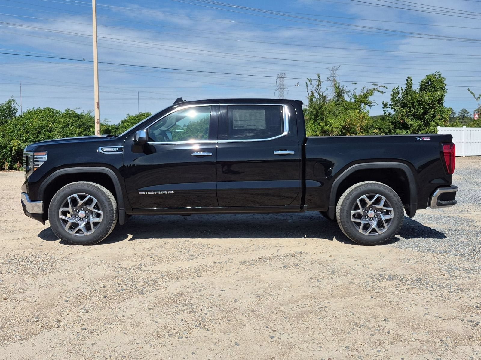 New 2026 GMC Sierra 1500 SLT AWD/4WD image 2