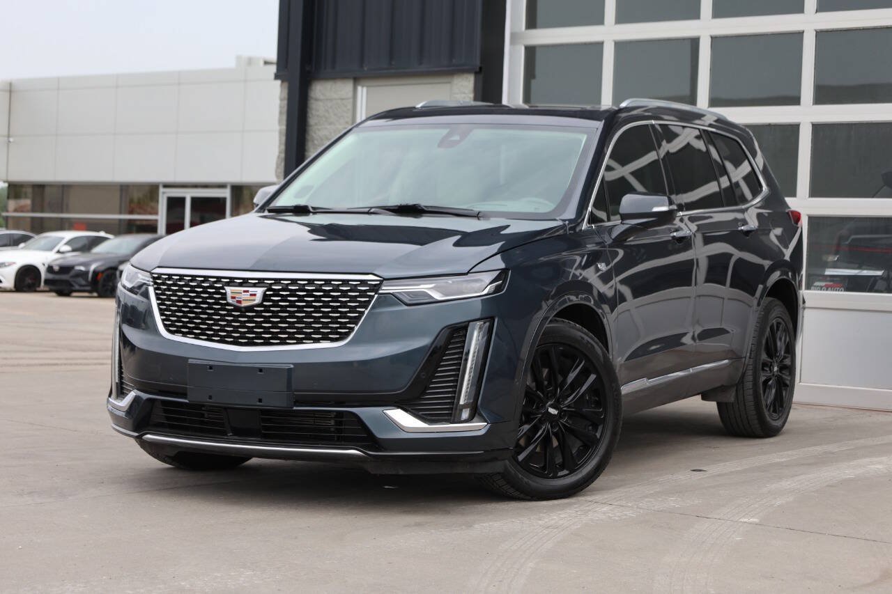 Used 2022 Cadillac XT6 Premium Luxury w/ Technology Package AWD/4WD image 3