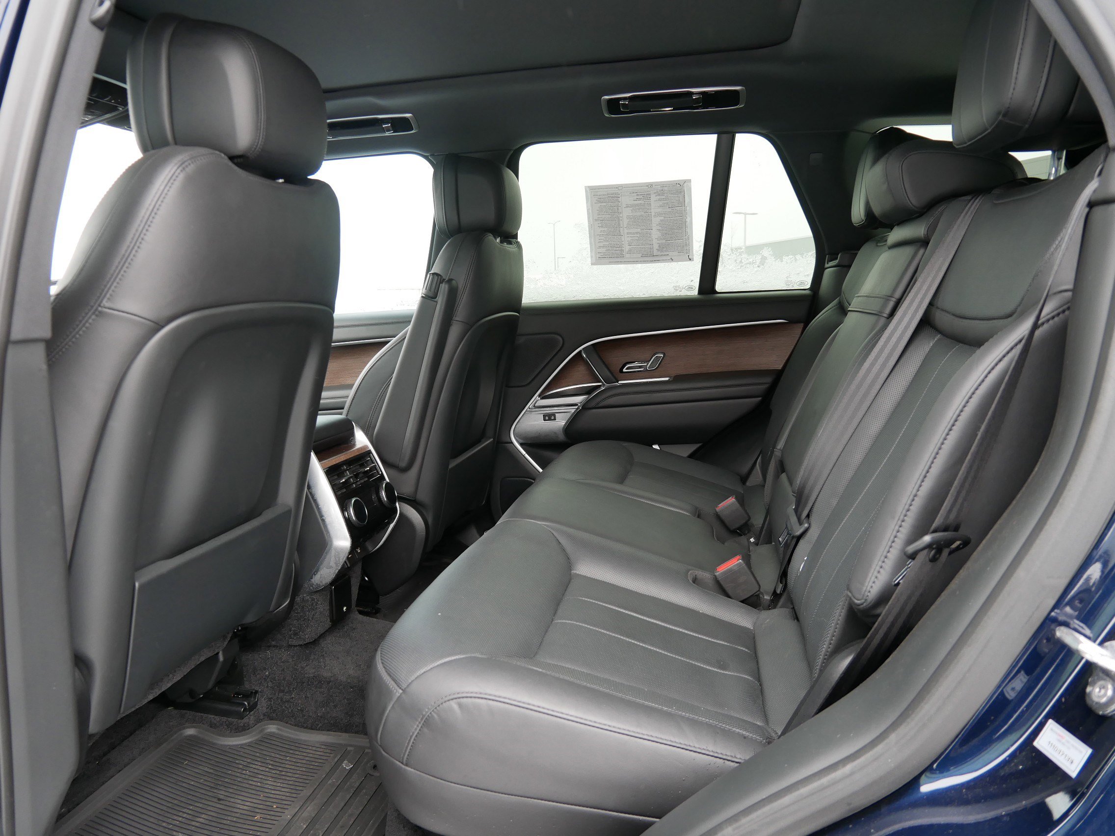 Used 2023 Land Rover Range Rover SE image 5