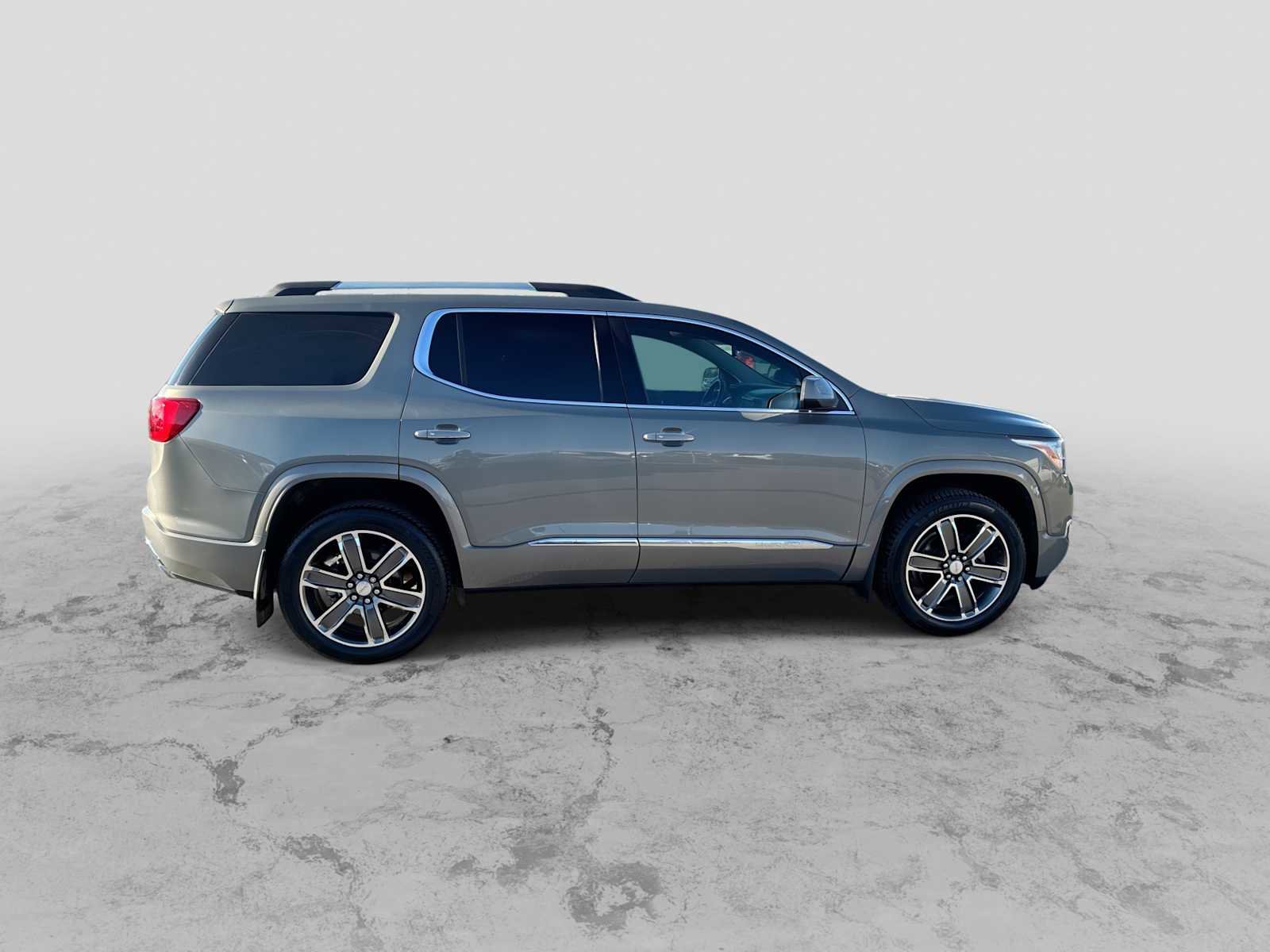 Used 2019 GMC Acadia Denali w/ Technology Package image 9