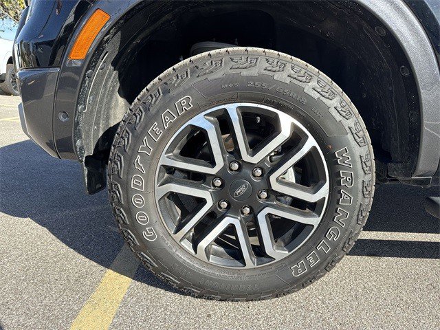Used 2024 Ford Ranger Lariat w/ FX4 Off-Road Package image 36
