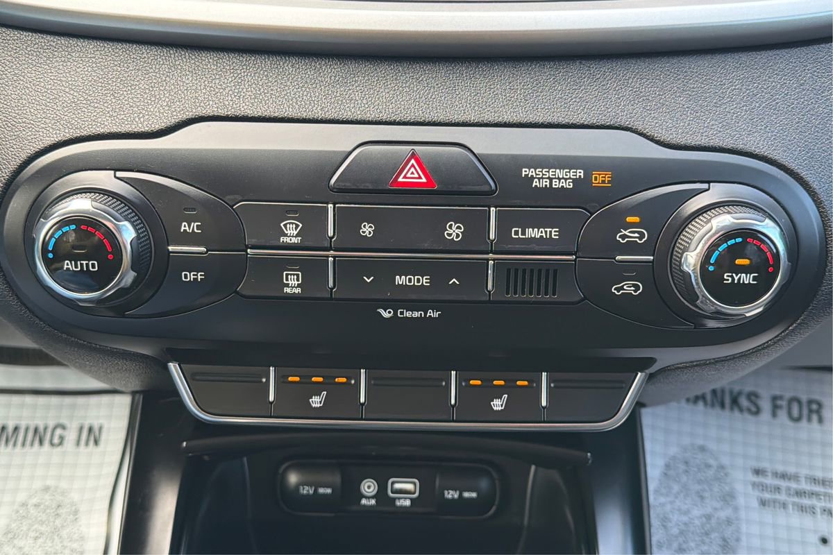 Used 2018 Kia Sorento LX image 29