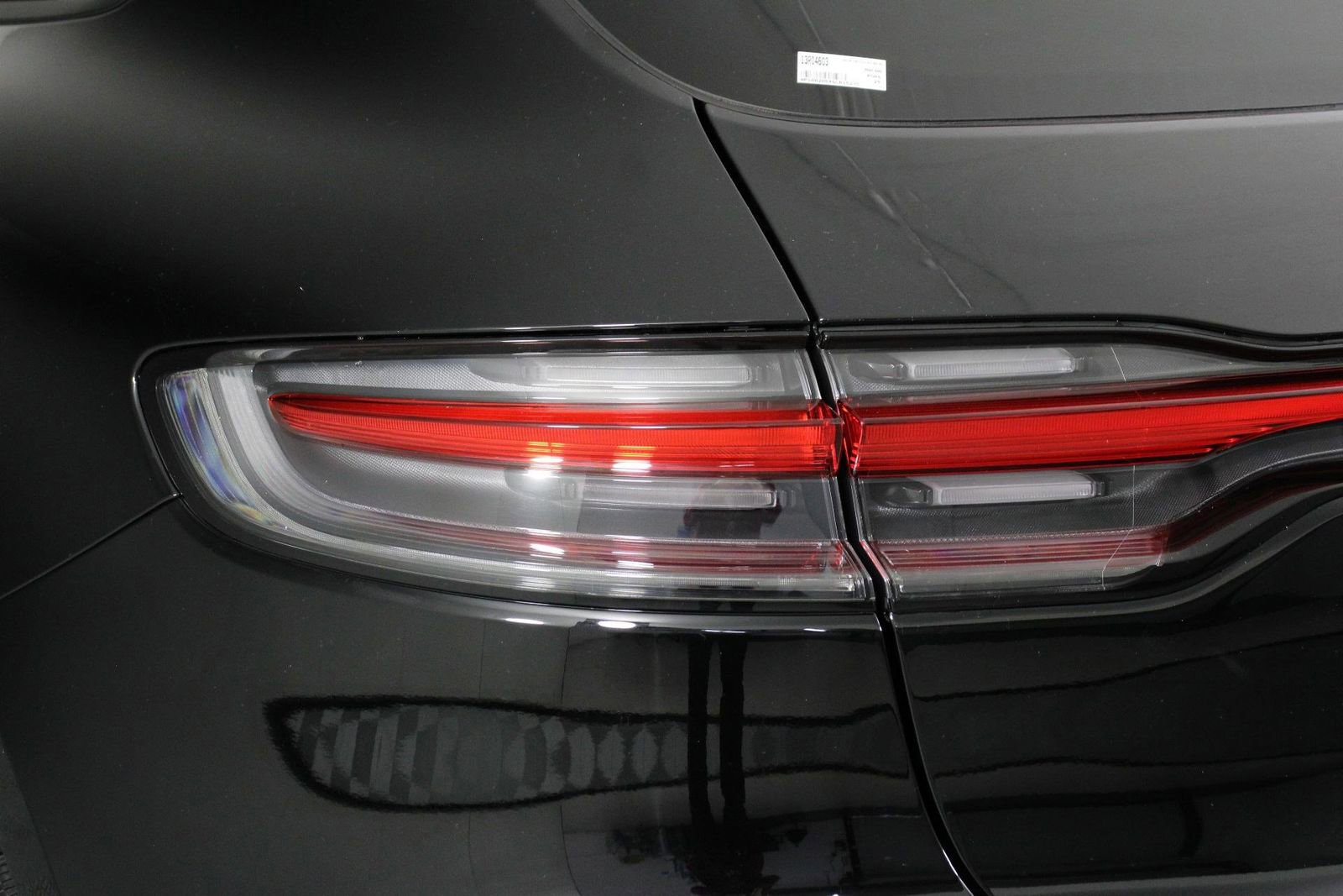 Certified 2025 Porsche Macan image 21