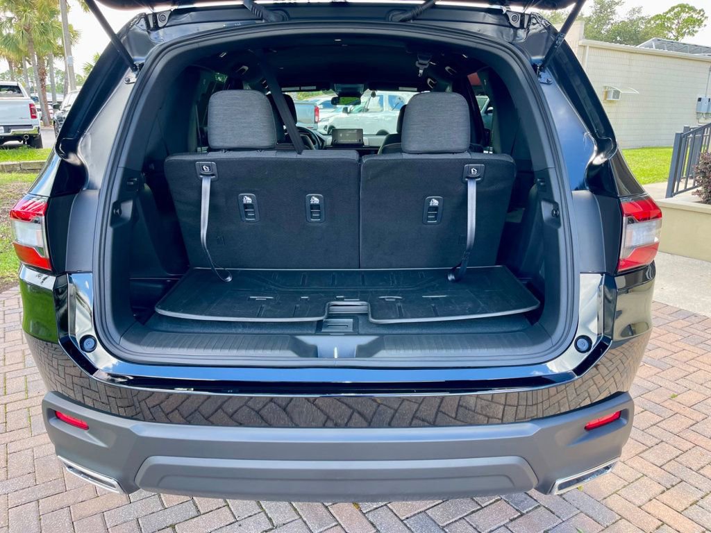 Used 2025 Honda Pilot Sport image 5