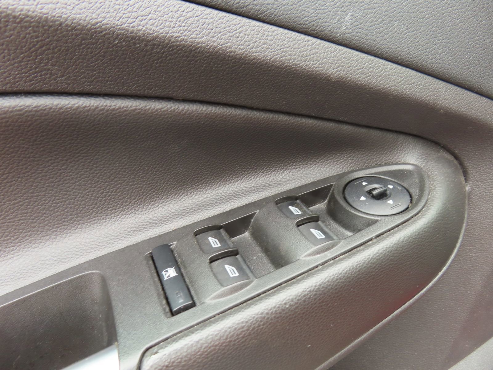 Used 2016 Ford Escape SE w/ Equipment Group 201A image 10