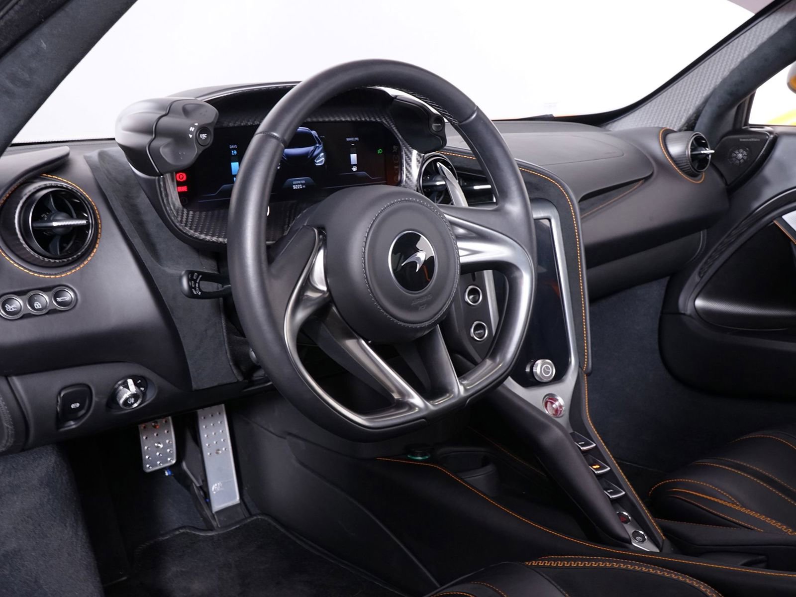 Used 2024 McLaren 750S image 7