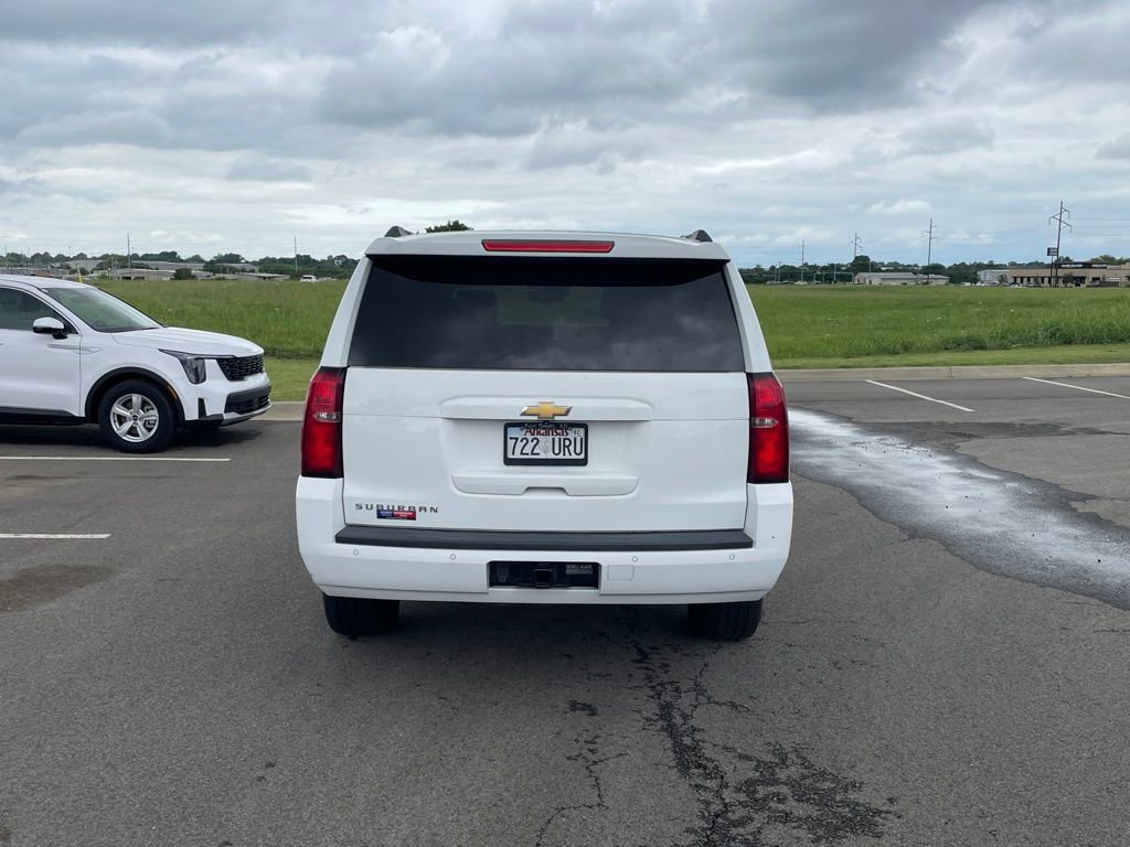 Used 2018 Chevrolet Suburban LT RWD image 6