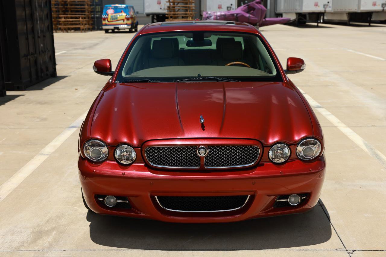 Used 2008 Jaguar XJ8 RWD image 17