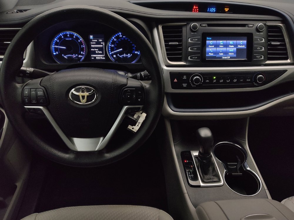 Used 2018 Toyota Highlander LE image 22