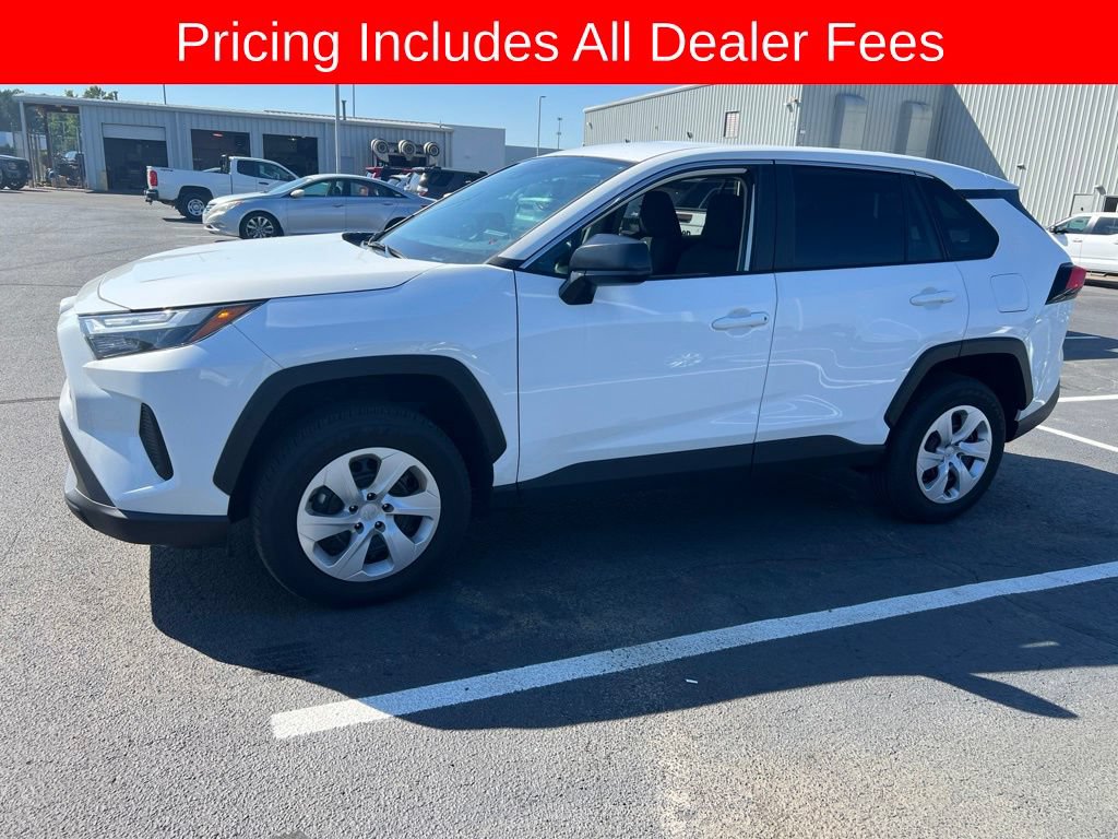 Used 2025 Toyota RAV4 LE AWD/4WD image 1