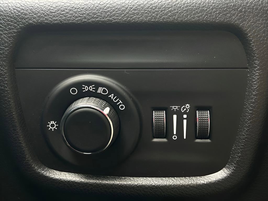 Certified 2022 Jeep Grand Cherokee L Laredo image 29