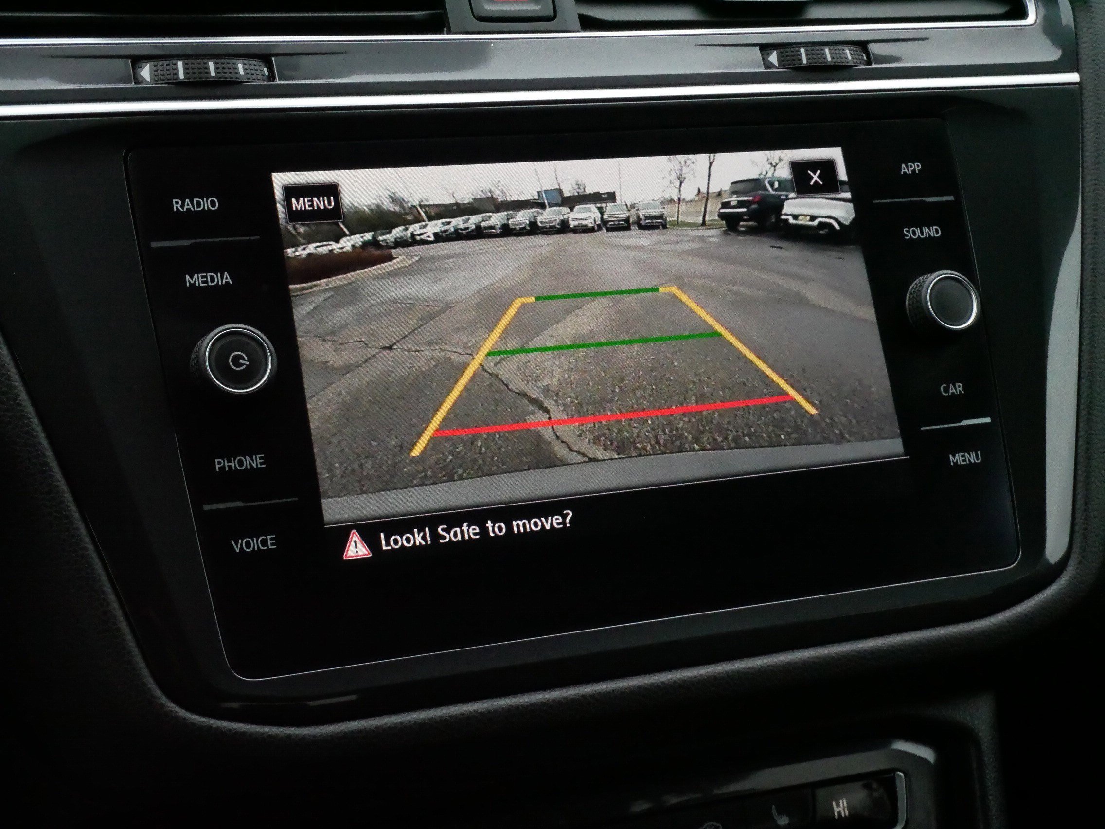 Certified 2020 Volkswagen Tiguan SE w/ Panoramic Sunroof Package image 29