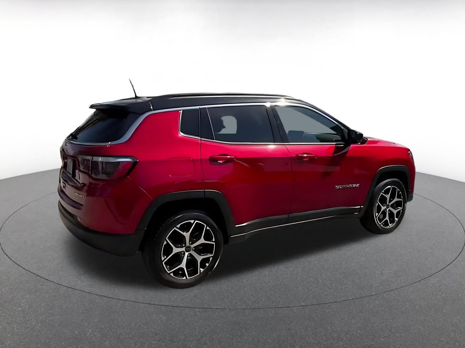 Used 2025 Jeep Compass Limited AWD/4WD image 14