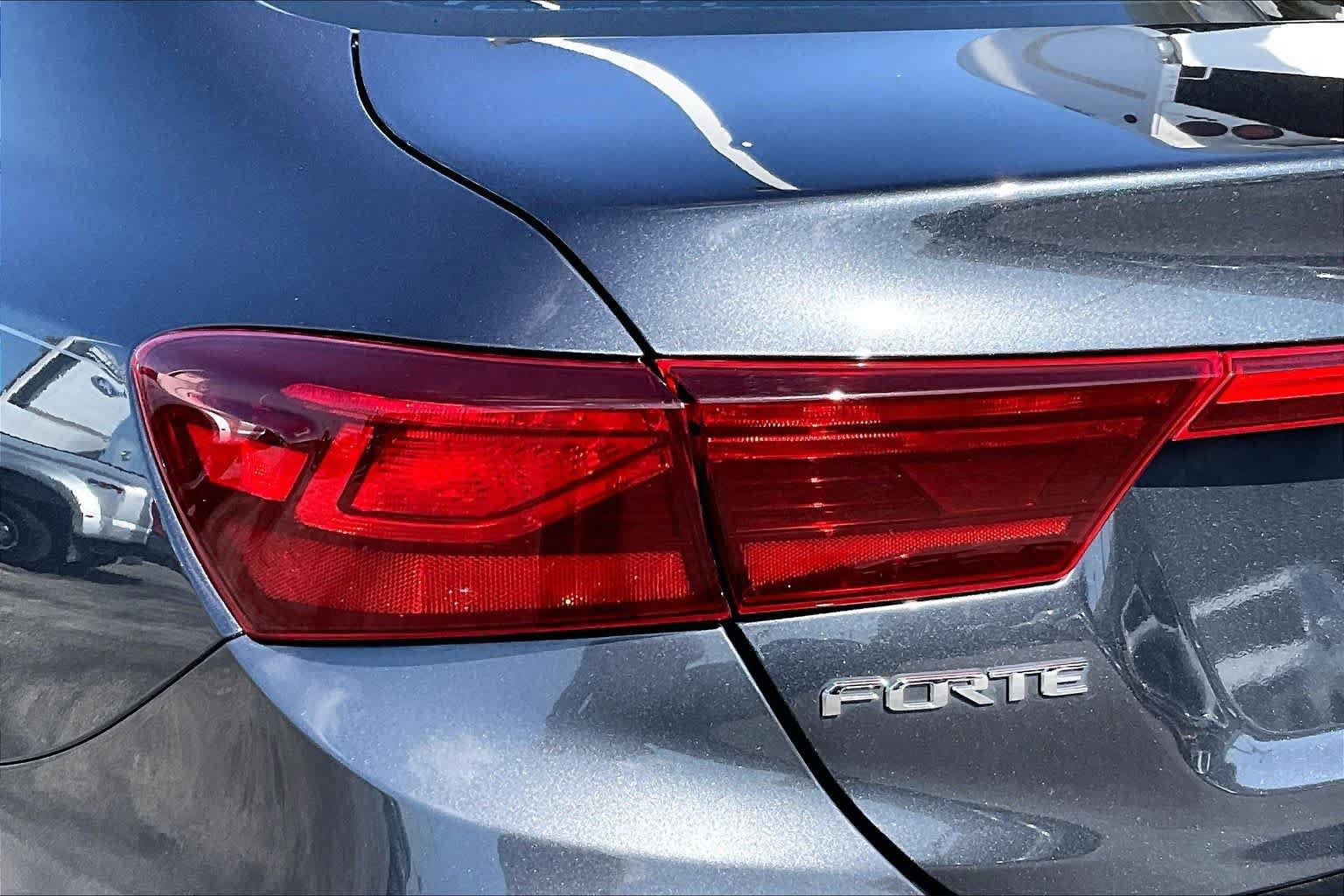 Used 2019 Kia Forte LXS FWD image 25