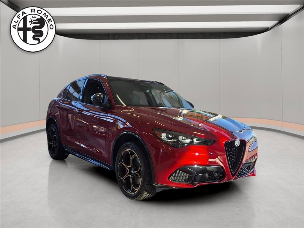 New 2025 Alfa Romeo Stelvio Sprint