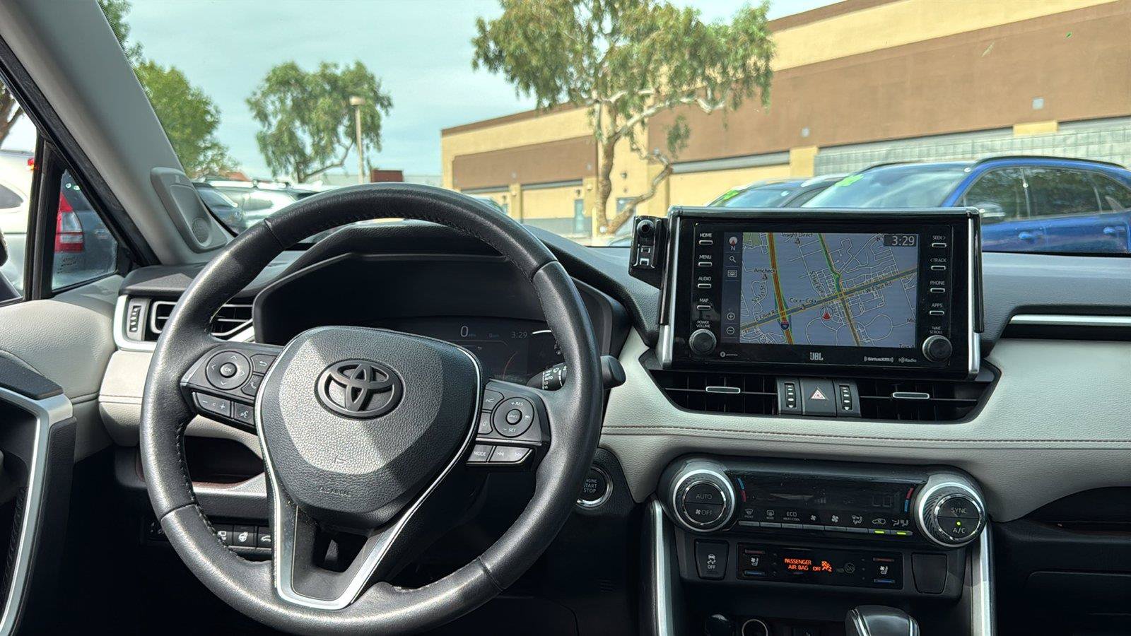 Used 2021 Toyota RAV4 Limited FWD image 7