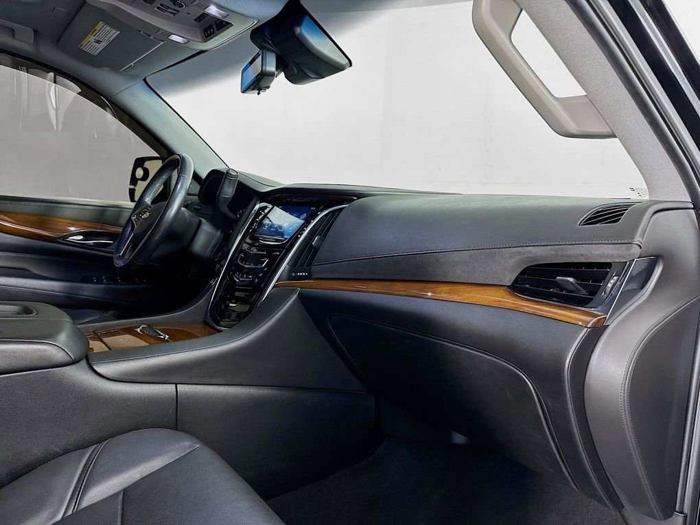 Used 2018 Cadillac Escalade Premium Luxury image 30