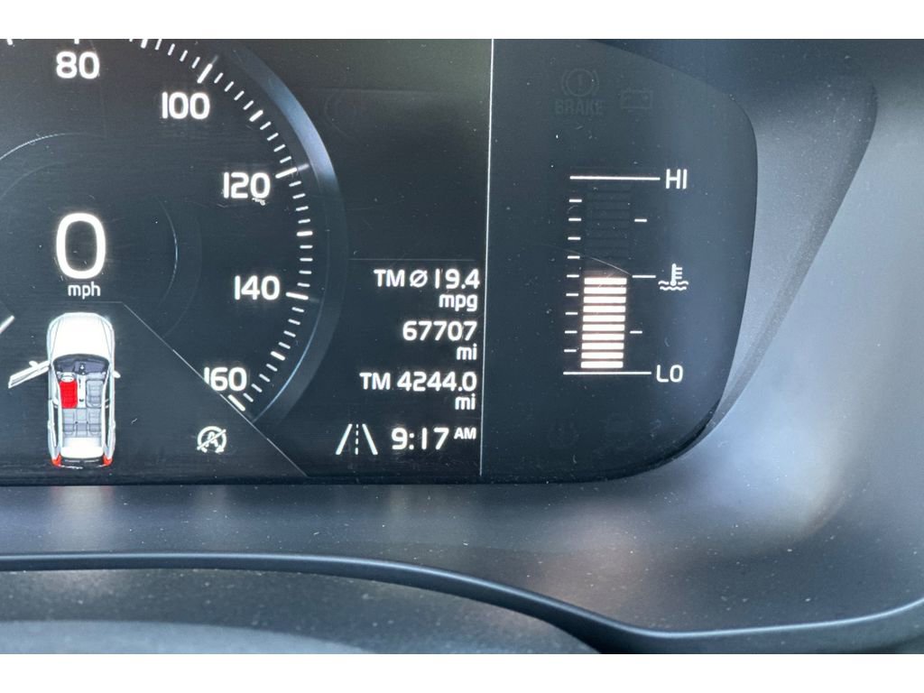 Used 2018 Volvo XC60 T5 Momentum image 29