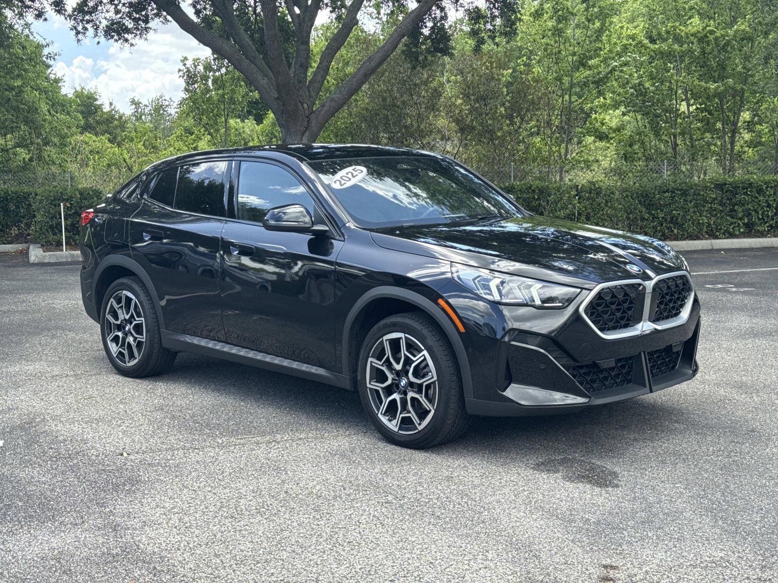 Used 2025 BMW X2 xDrive28i w/ Convenience Package image 1
