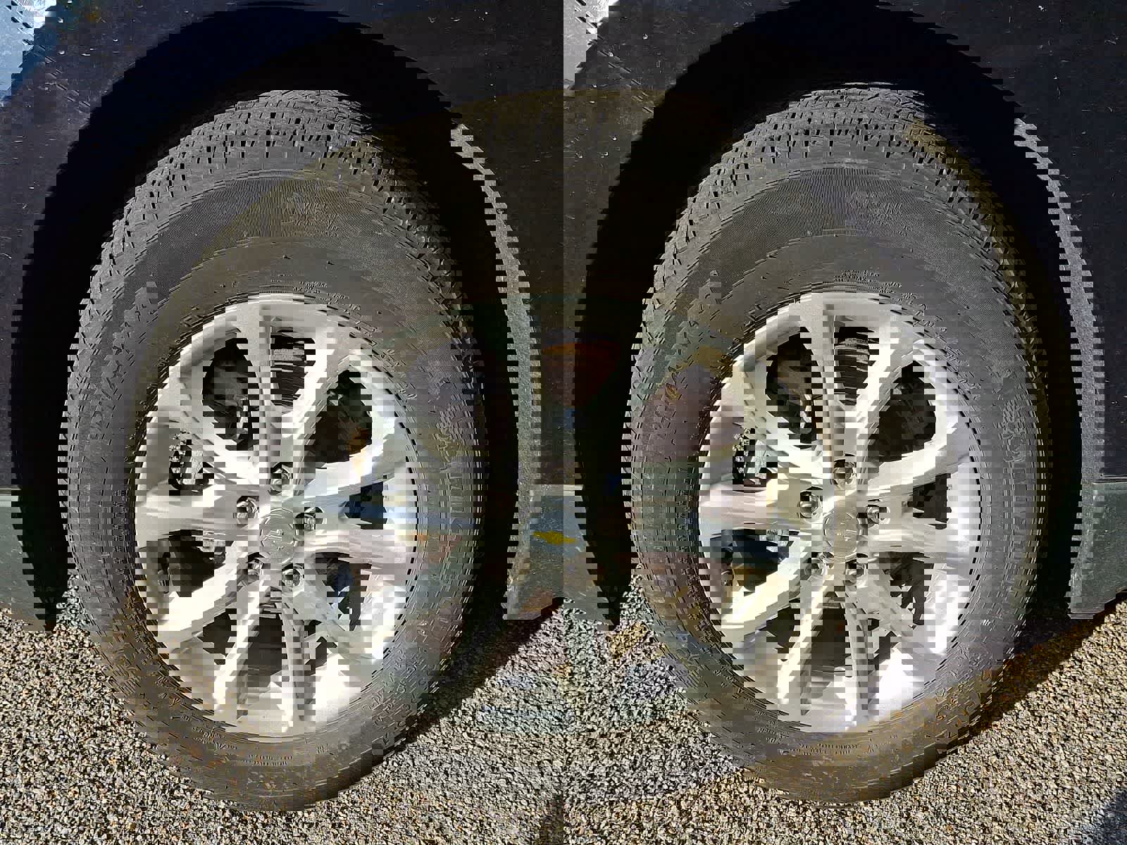 Used 2020 Chevrolet Equinox LT w/ LPO, Floor Liner Package image 6