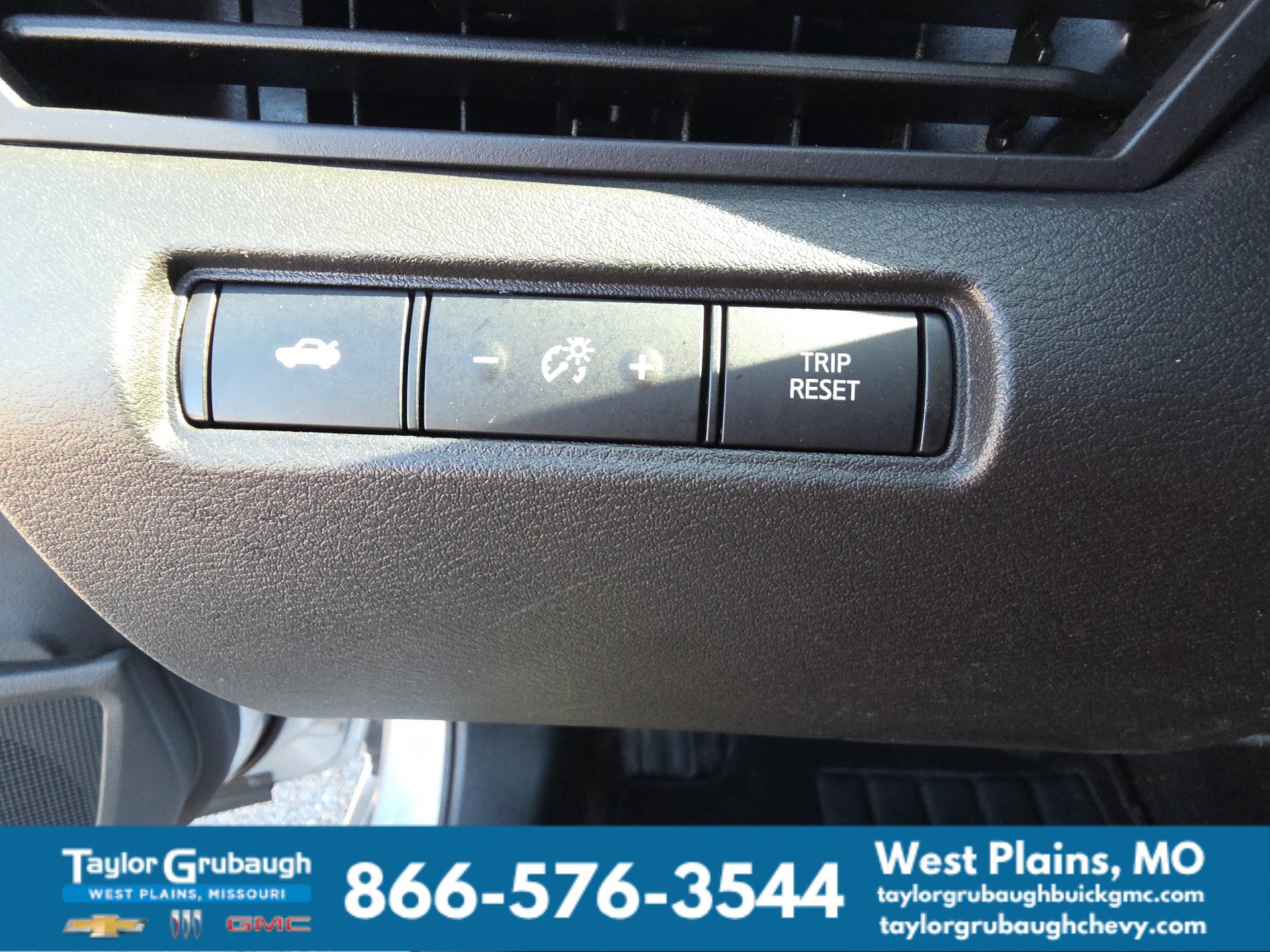 Used 2024 Nissan Altima 2.5 SV FWD image 20