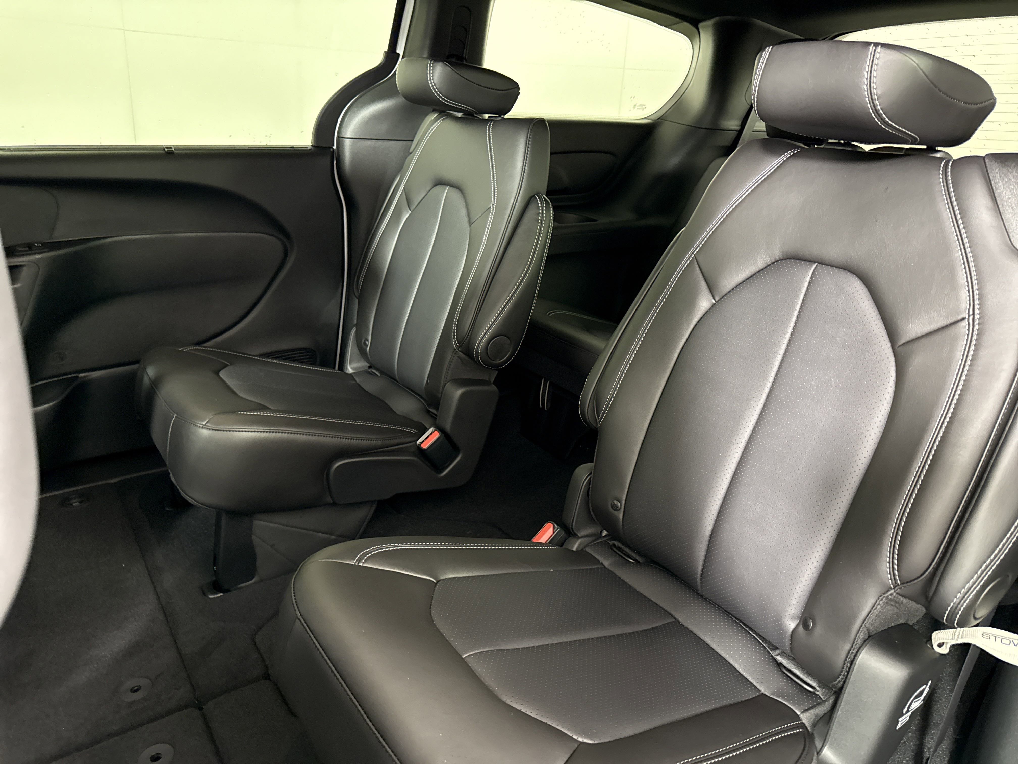 New 2026 Chrysler Voyager LX image 13