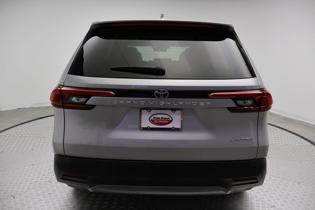 Used 2024 Toyota Grand Highlander Limited image 10