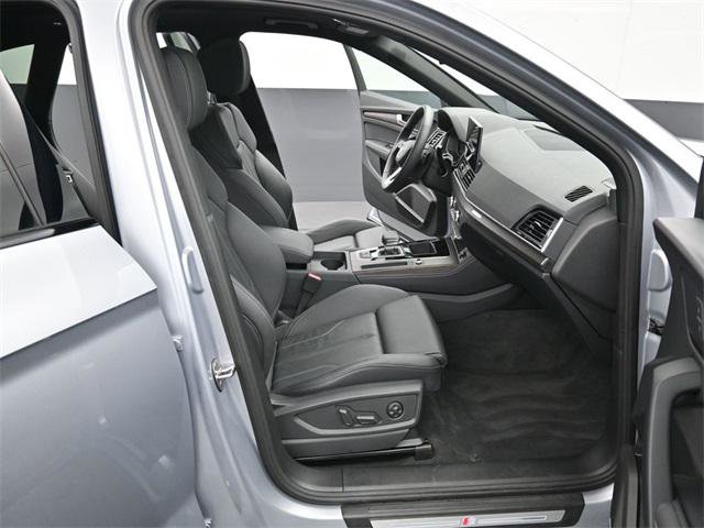 Used 2024 Audi Q5 e Premium Plus w/ Premium Plus Package image 35