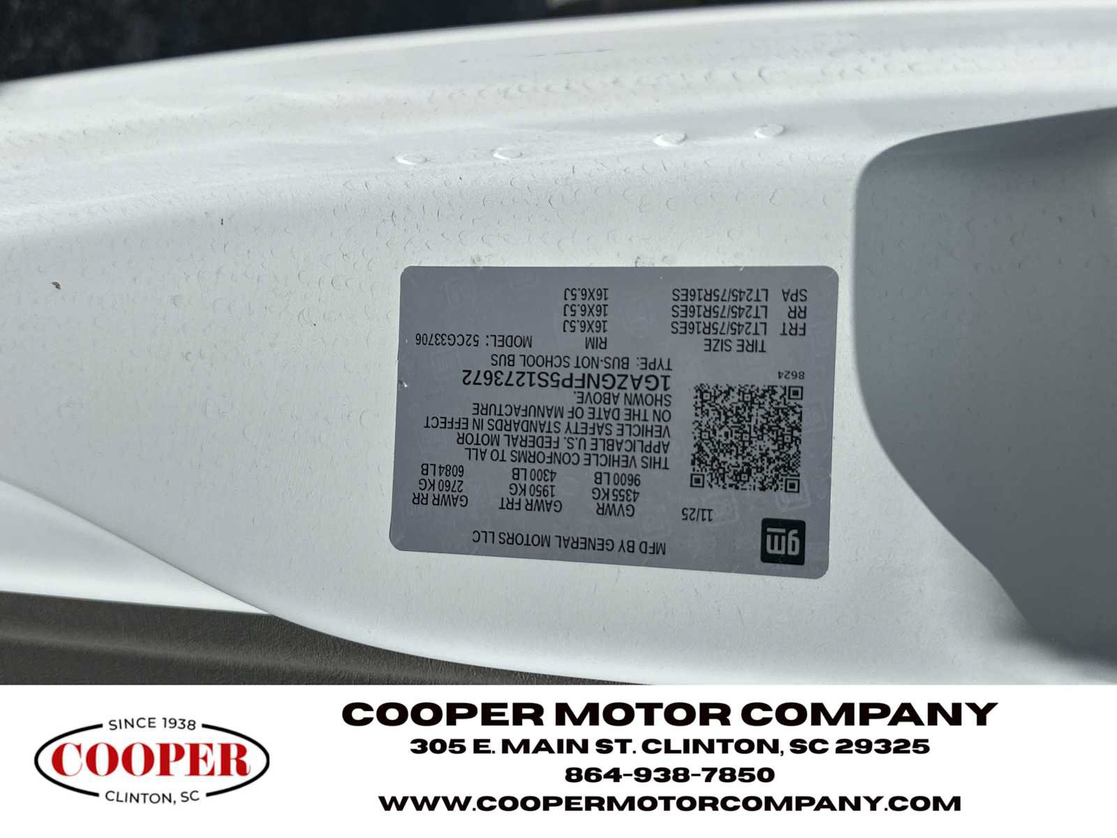 Used 2025 Chevrolet Express 3500 LS RWD image 27