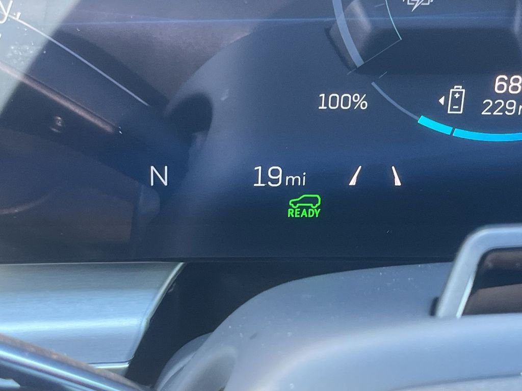 Used 2026 Cadillac Lyriq Premium Luxury image 4