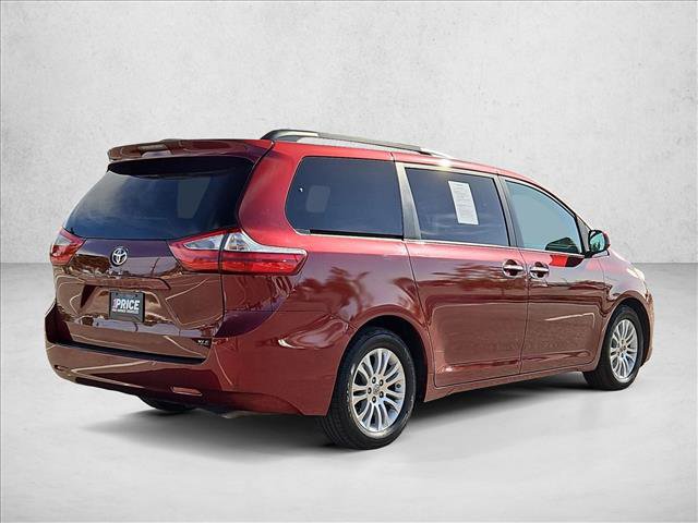 Used 2016 Toyota Sienna XLE FWD image 5