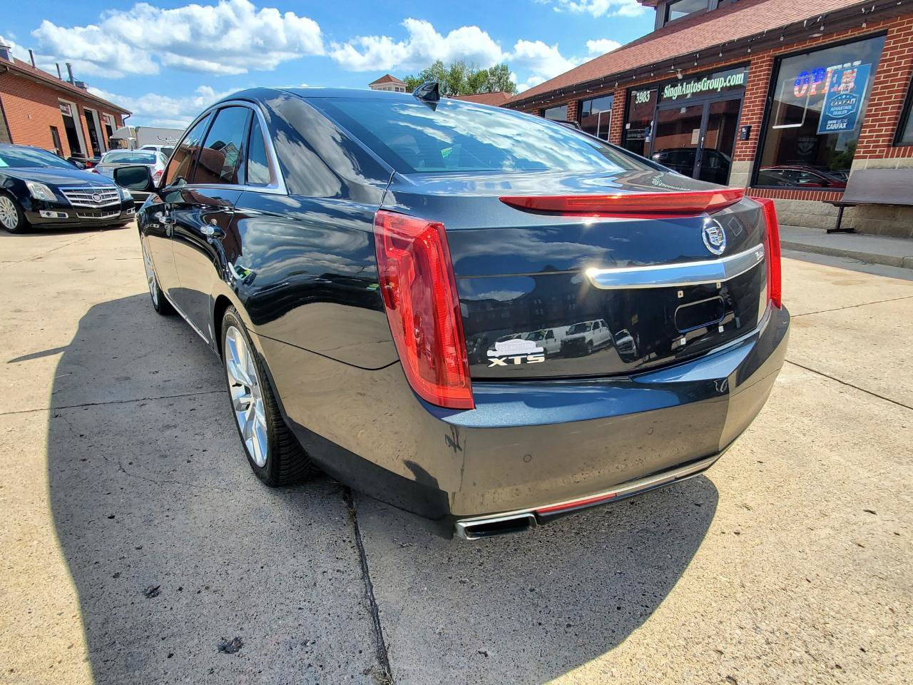 Used 2015 Cadillac XTS Luxury w/ Driver Awareness Package FWD image 7