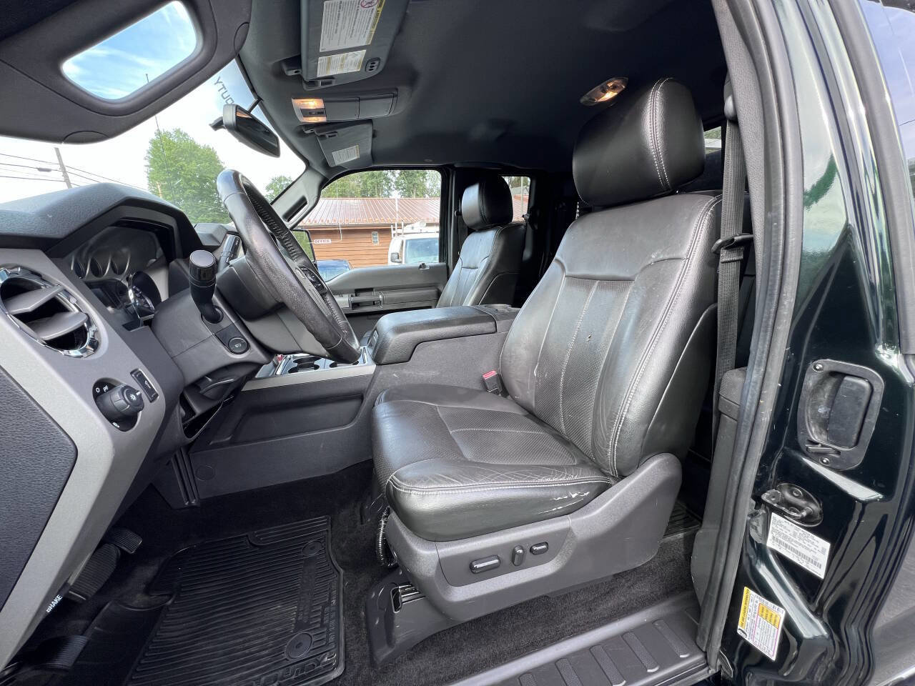 Used 2015 Ford F350 Lariat image 11