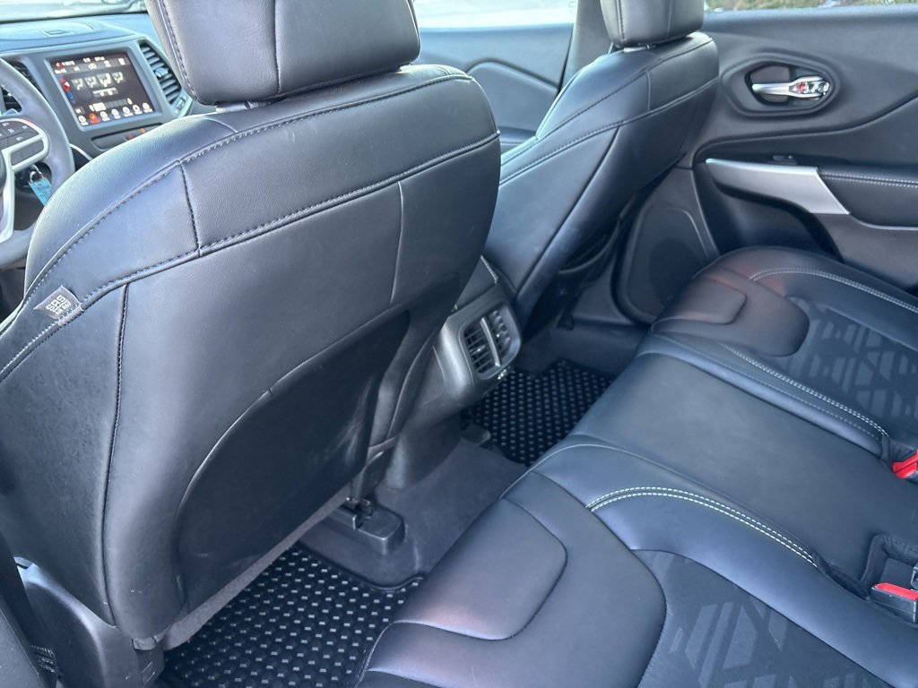 Used 2022 Jeep Cherokee Latitude w/ Sun & Sound Group image 35