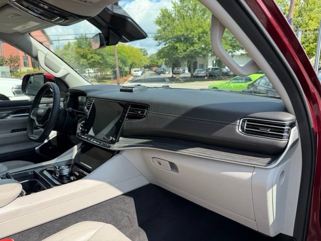 Used 2022 Jeep Wagoneer Series II AWD/4WD image 24
