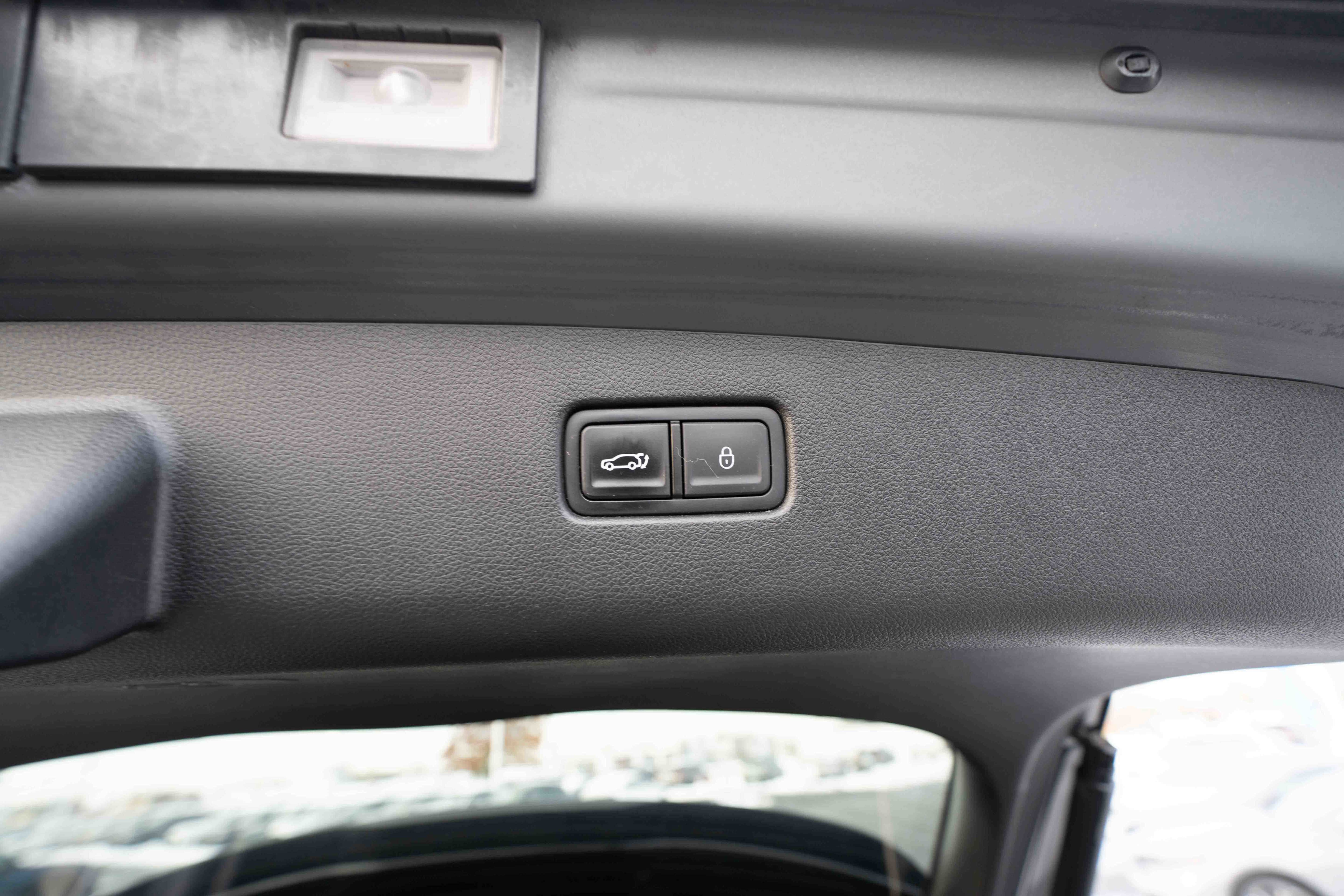 Used 2023 Genesis GV70 2.5T w/ Advanced Package image 29