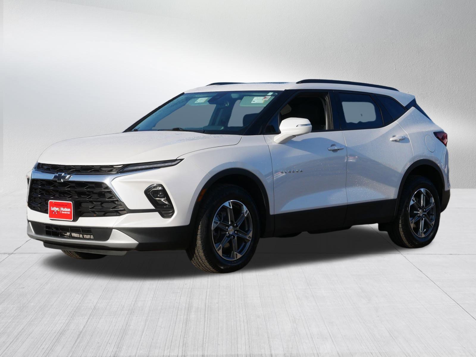 Used 2023 Chevrolet Blazer LT image 3