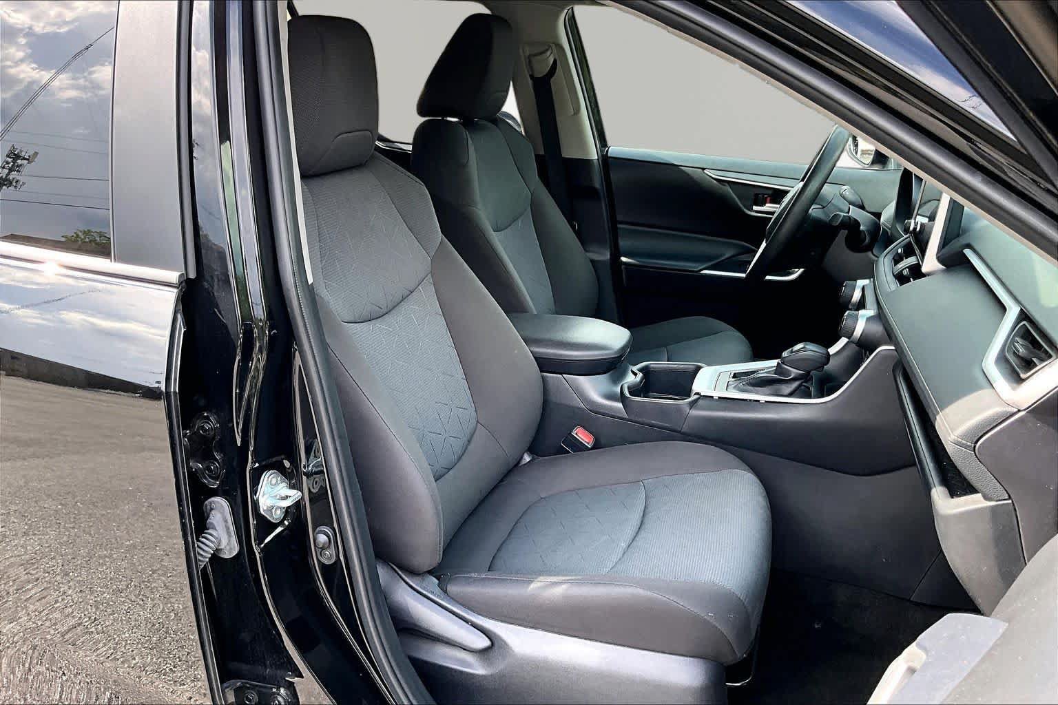 Certified 2025 Toyota RAV4 XLE AWD/4WD image 9