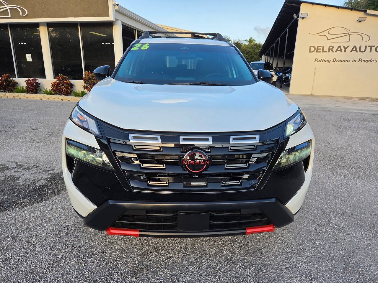 Used 2026 Nissan Rogue SV AWD/4WD image 2