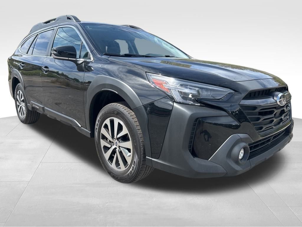 Used 2024 Subaru Outback Premium image 3