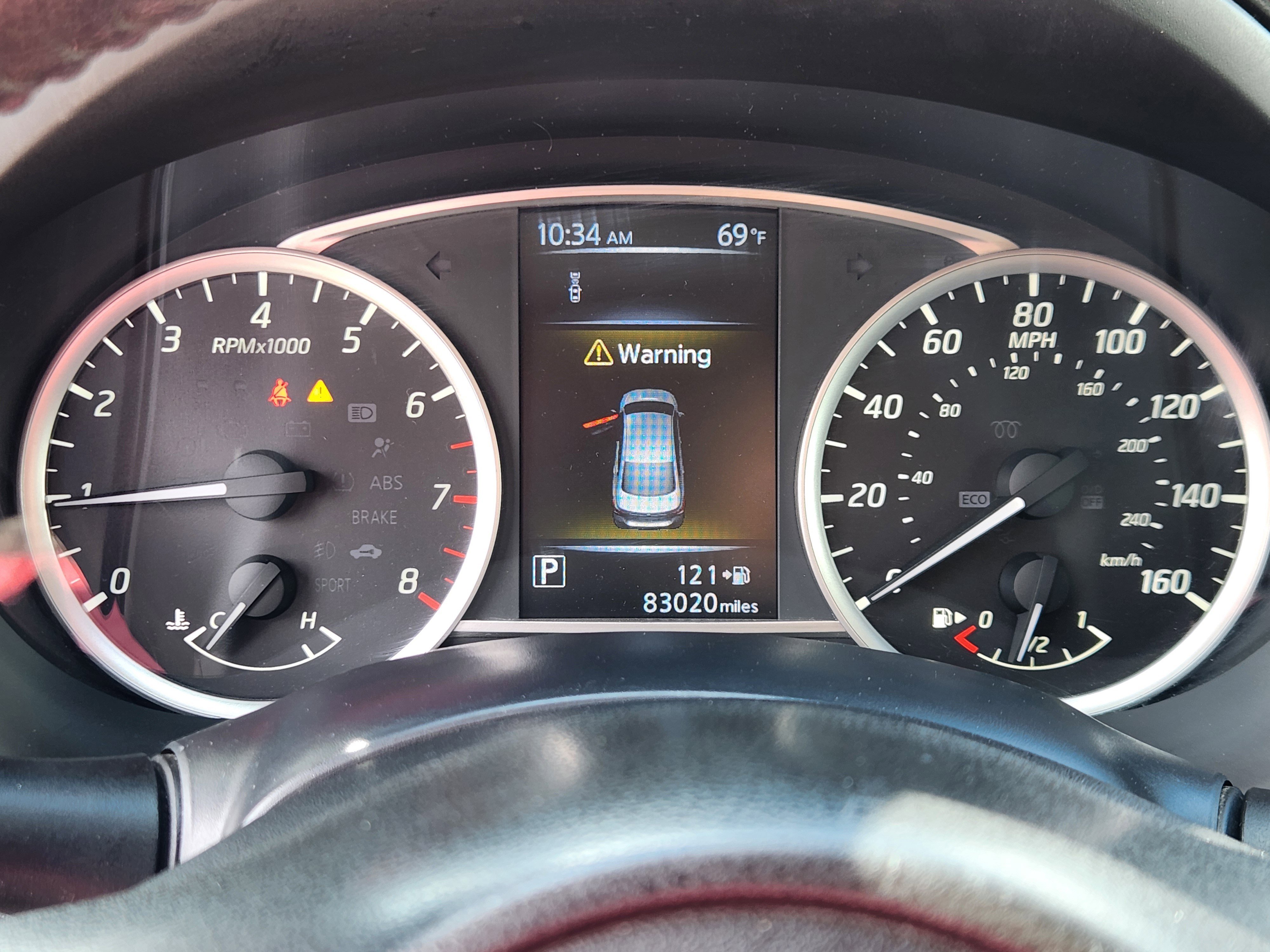 Used 2016 Nissan Sentra SR w/ SR Premium Package image 10