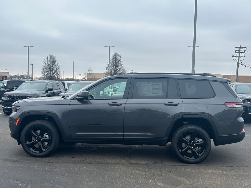 New 2025 Jeep Grand Cherokee L Altitude image 4