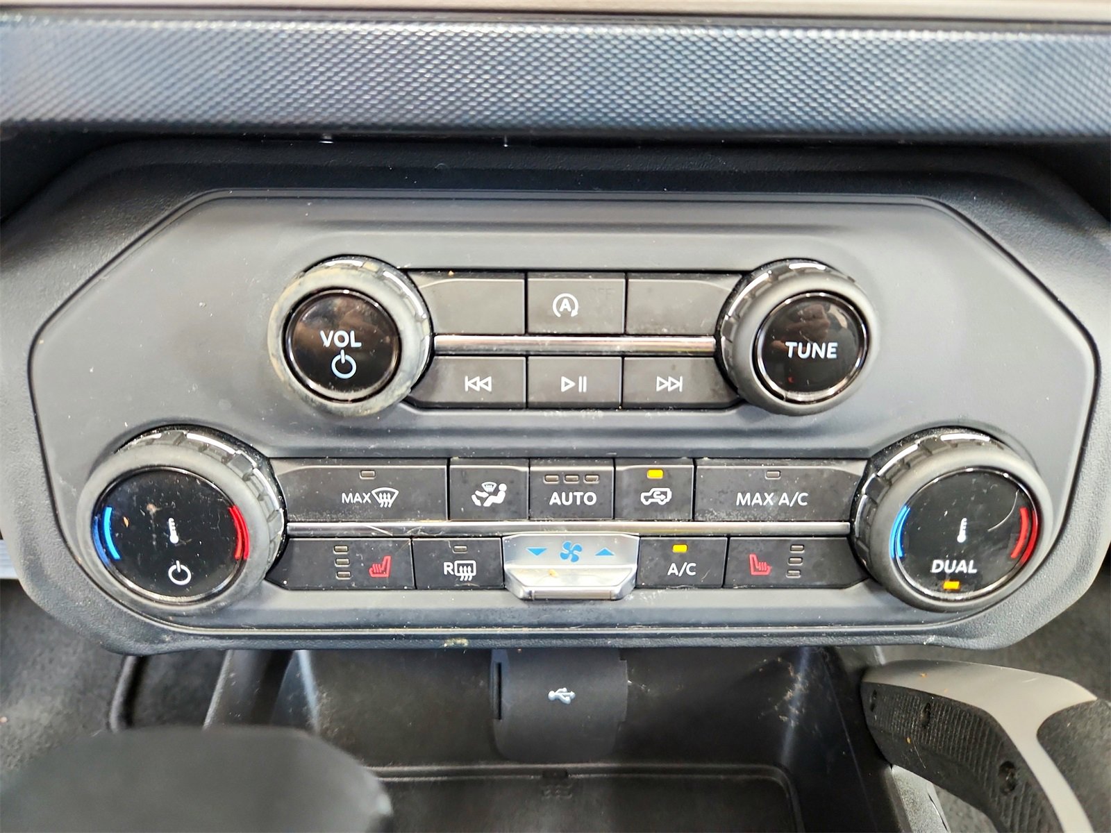Used 2022 Ford Bronco Outer Banks image 30