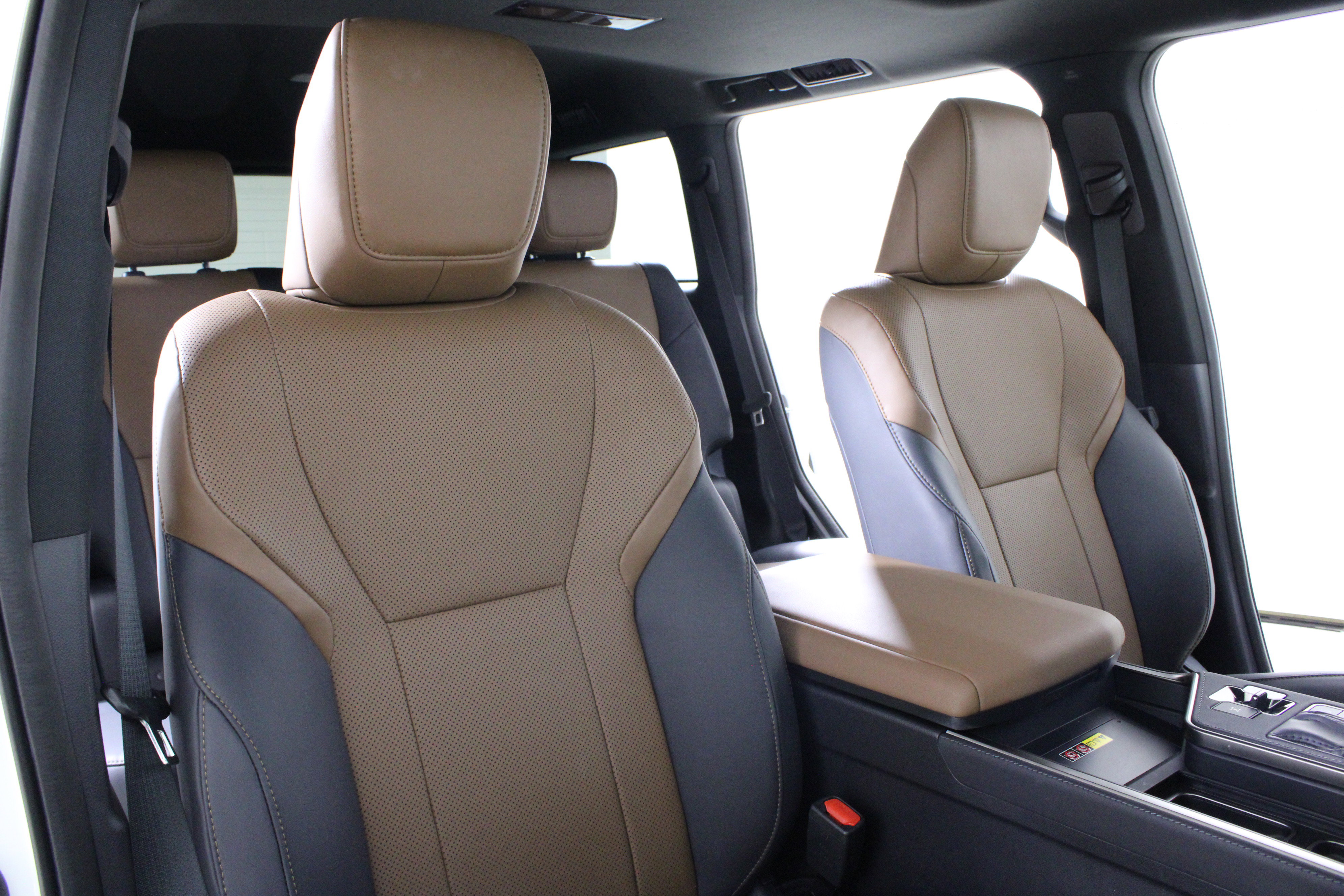 Used 2024 Lexus GX 550 w/ Accessory Package (Z1) AWD/4WD image 19
