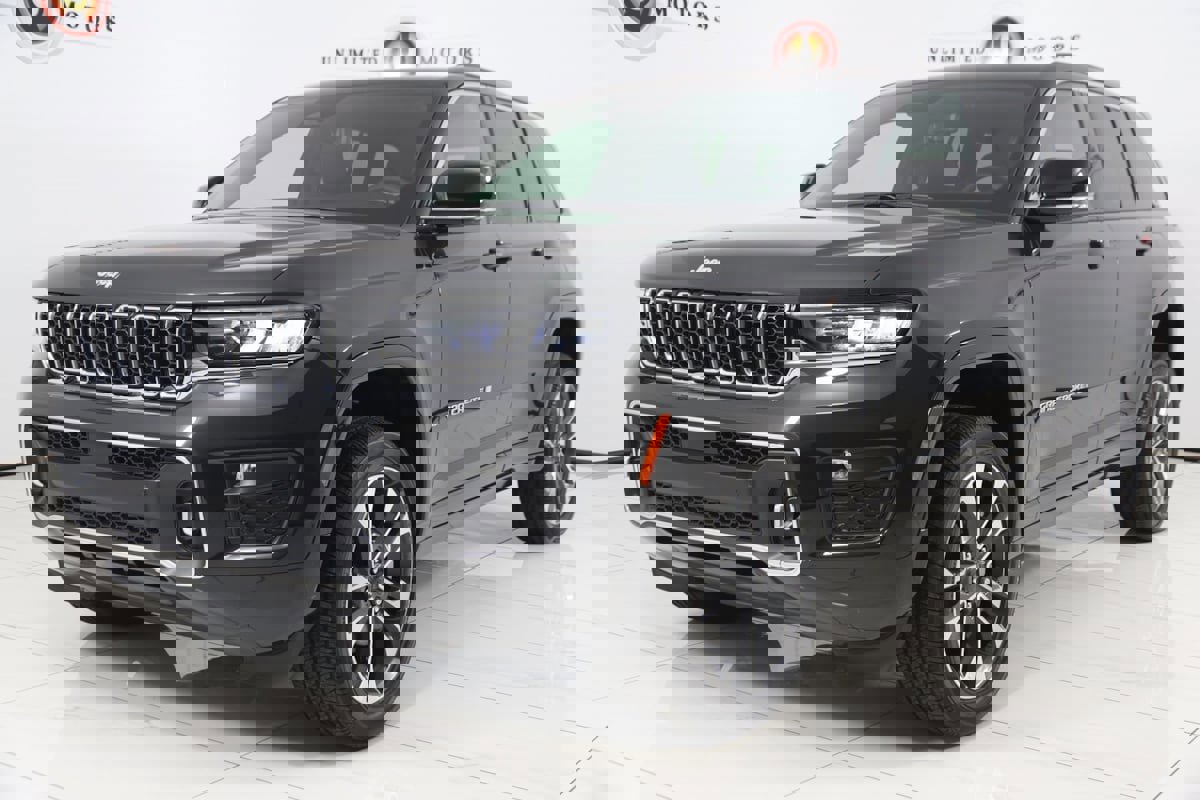 Used 2024 Jeep Grand Cherokee Overland w/ Luxury Tech Group IV image 5